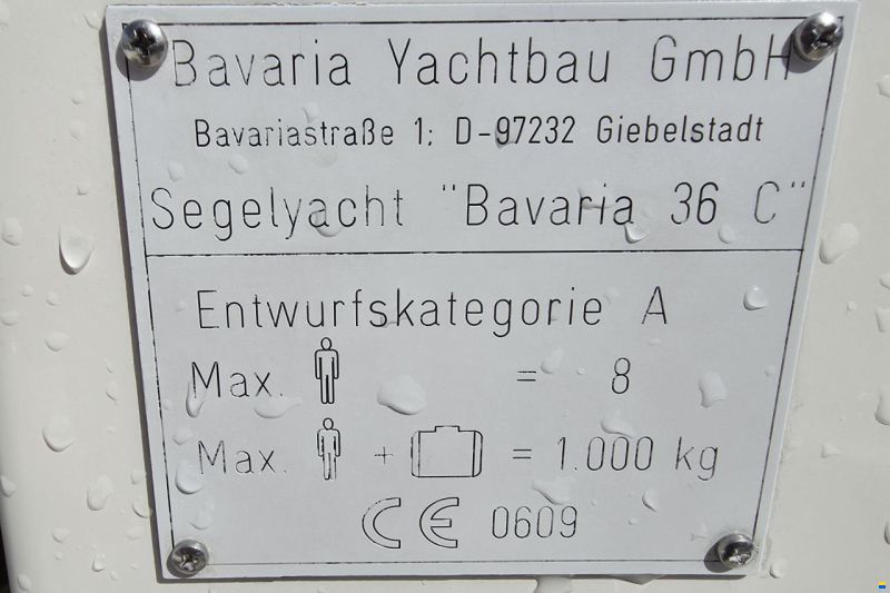 Bavaria 36-3 cabin
