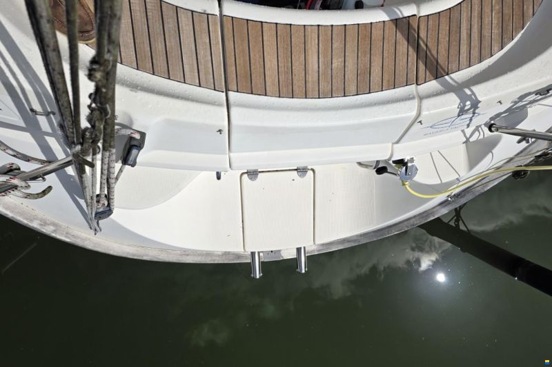 Bavaria 36-3 cabin