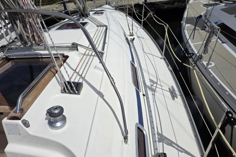 Bavaria 36-3 cabin