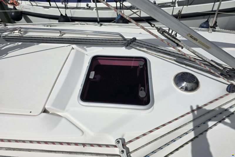 Bavaria 36-3 cabin