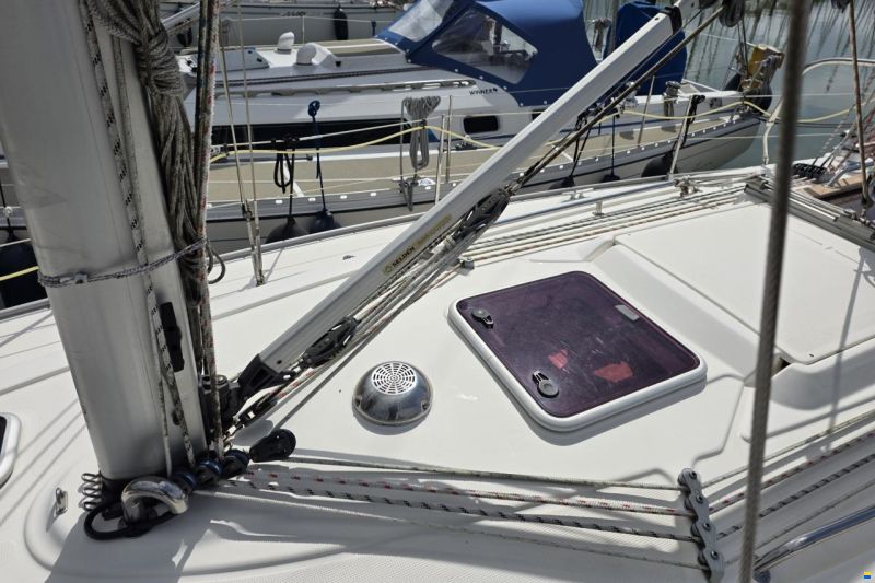 Bavaria 36-3 cabin