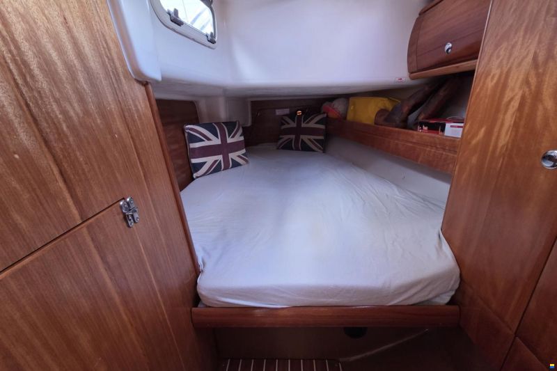 Bavaria 36-3 cabin
