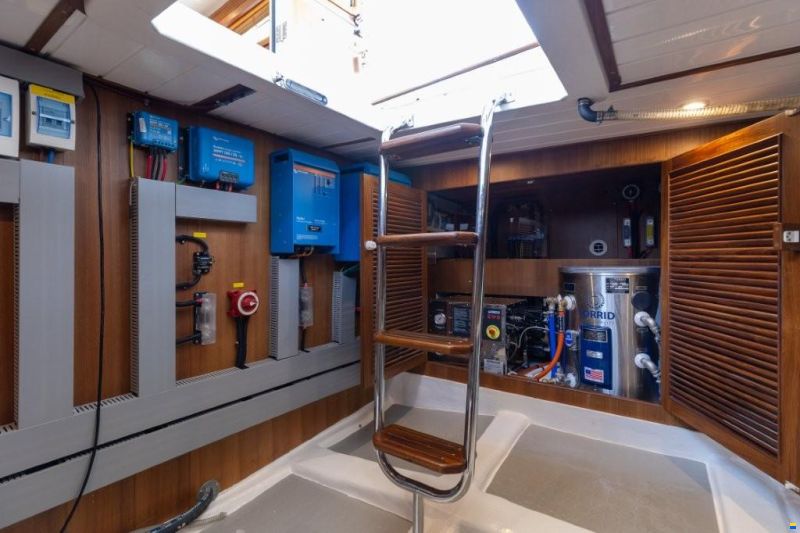 Selene 56 Classic Explorer