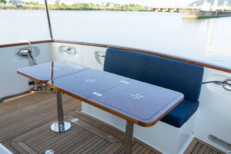 Selene 56 Classic Explorer
