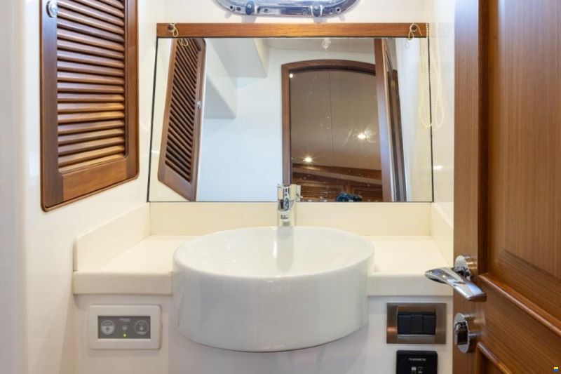 Selene 56 Classic Explorer