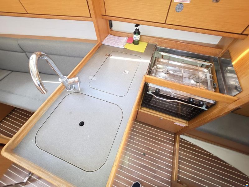 Bavaria CRUISER 33