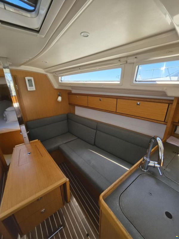 Bavaria CRUISER 33