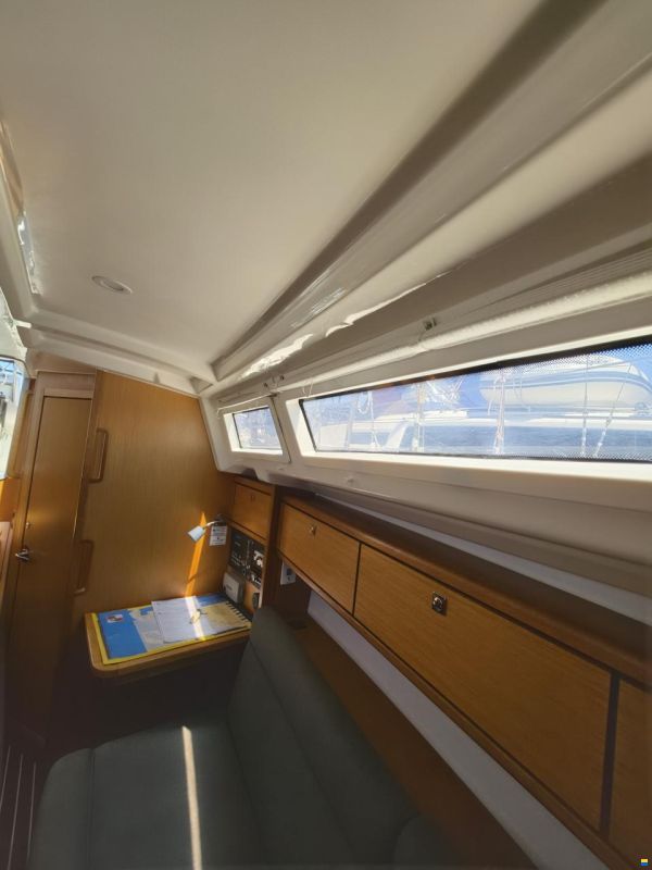 Bavaria CRUISER 33