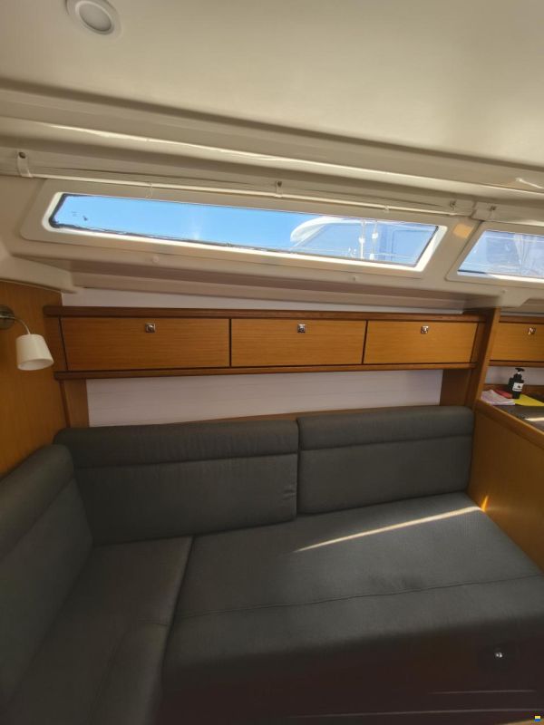 Bavaria CRUISER 33