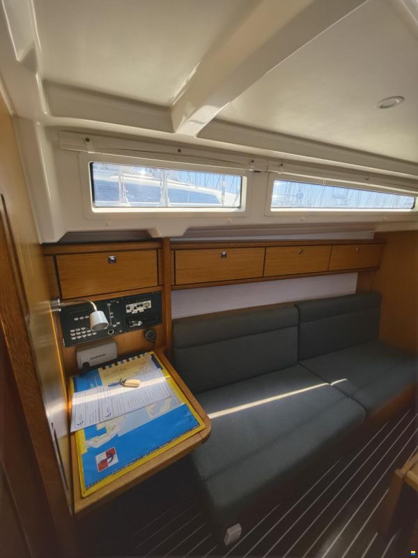 Bavaria CRUISER 33