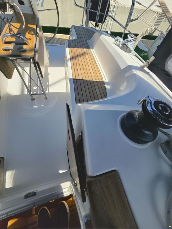 Bavaria CRUISER 33