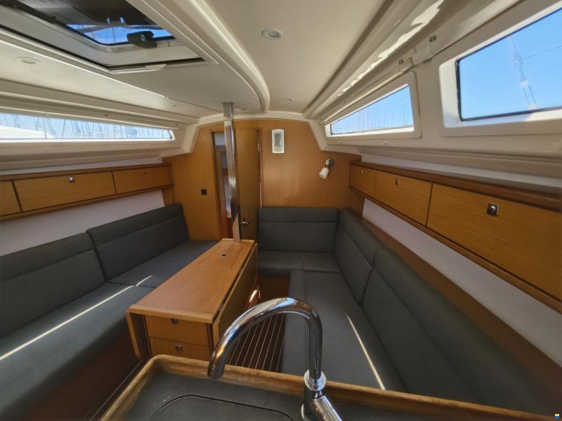 Bavaria CRUISER 33
