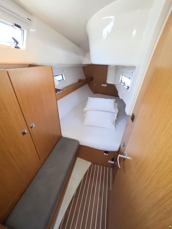 Bavaria CRUISER 33