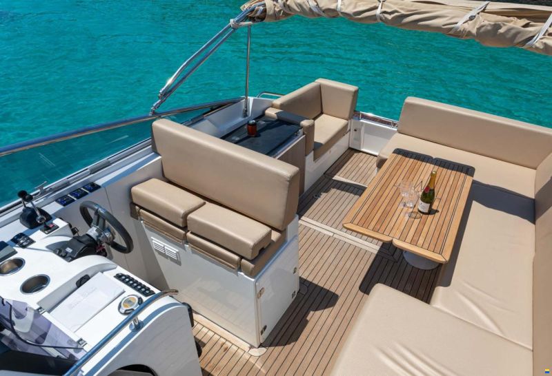 Sealine Sport 35