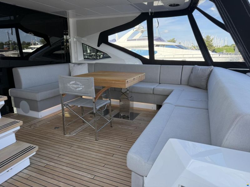 Sunseeker 74 Sport Yacht