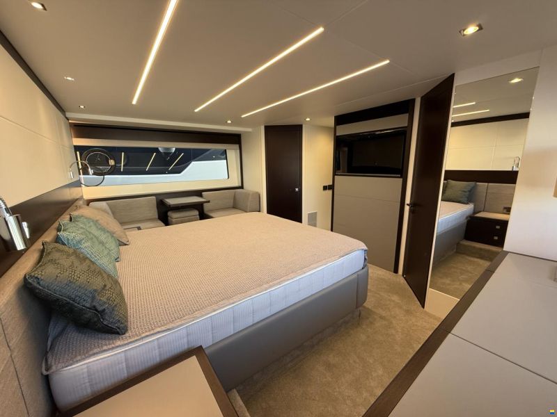 Sunseeker 74 Sport Yacht