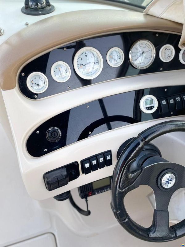 Sea Ray Sundeck 240