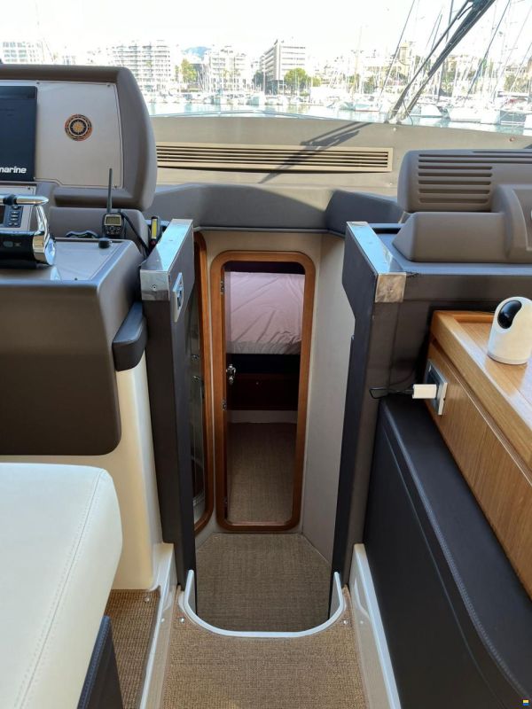 Ferretti 470