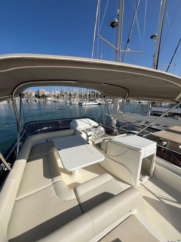 Ferretti 470