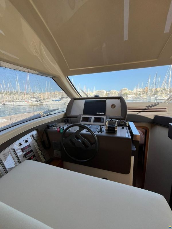 Ferretti 470