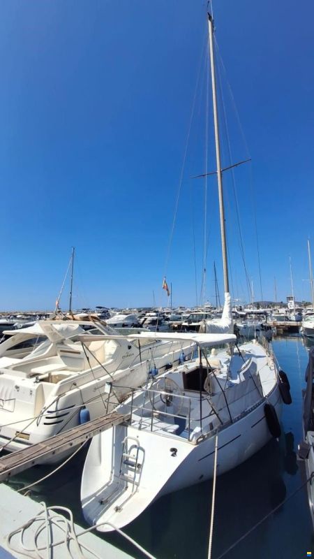 West Wind 35