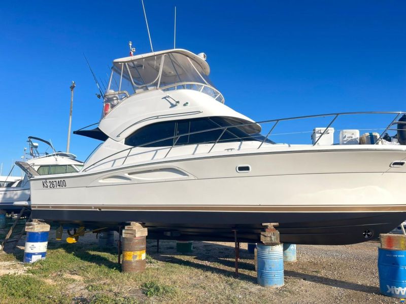 Riviera 37 Flybridge