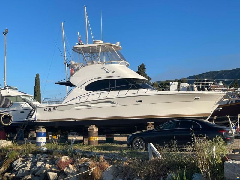 Riviera 37 Flybridge