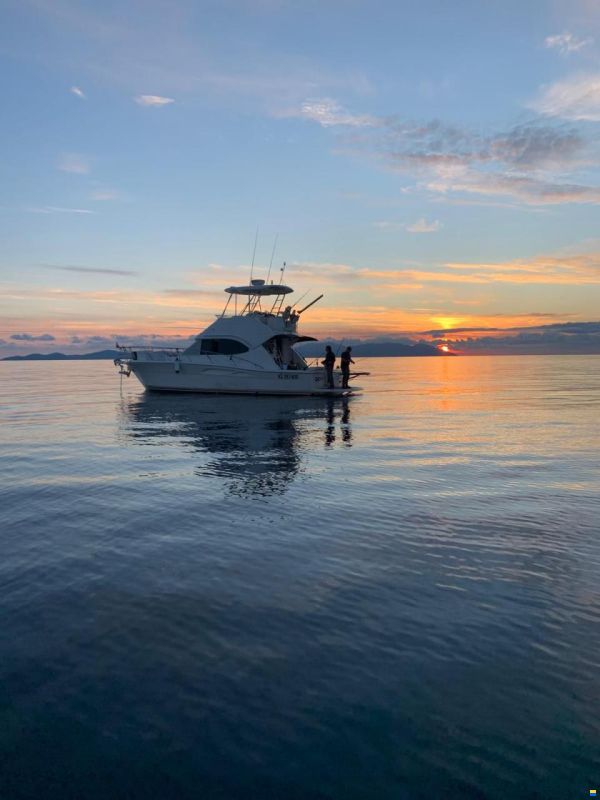Riviera 37 Flybridge