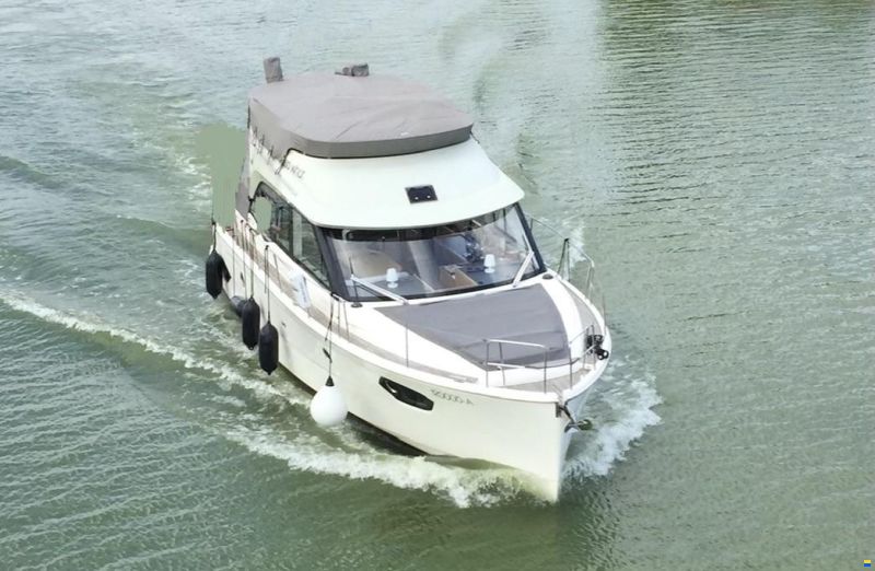 Bavaria E40 Fly