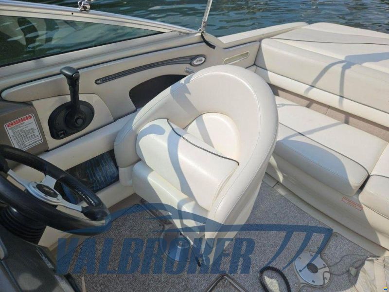 Sea Ray 210 OVERNIGHTER