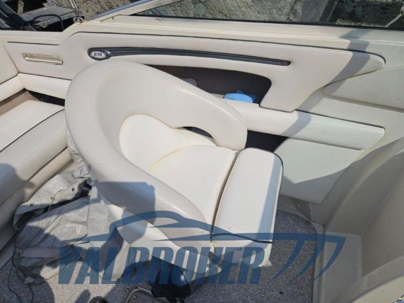 Sea Ray 210 OVERNIGHTER