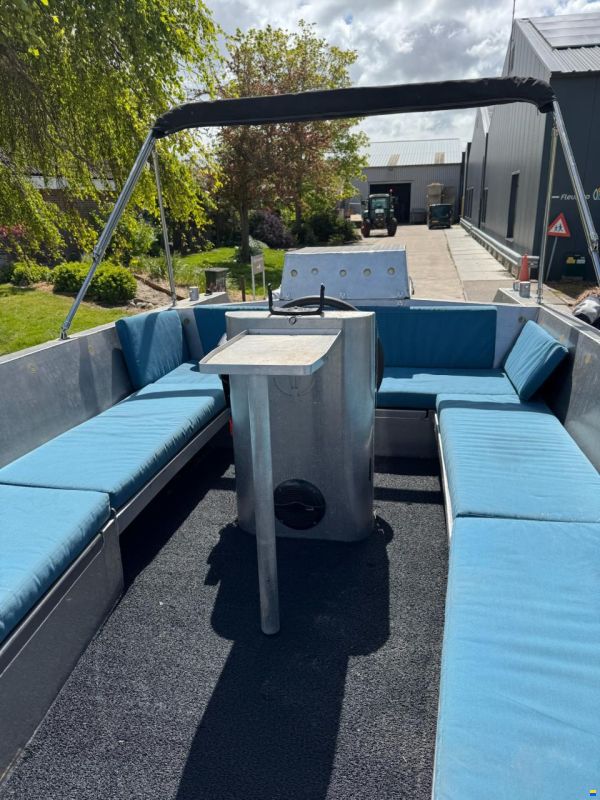 VanVossen 660 Tender