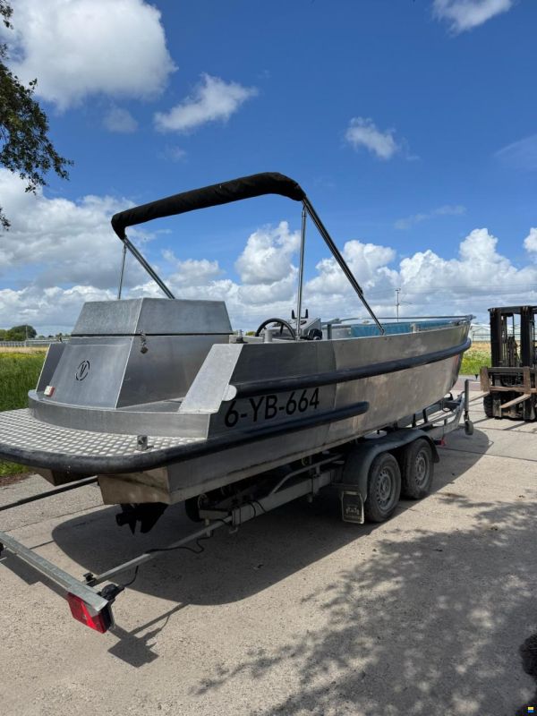 VanVossen 660 Tender