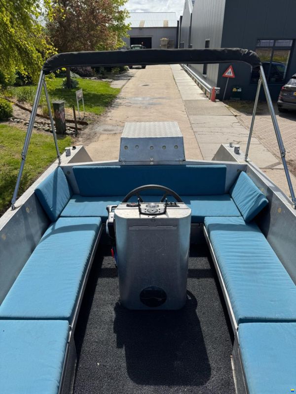 VanVossen 660 Tender