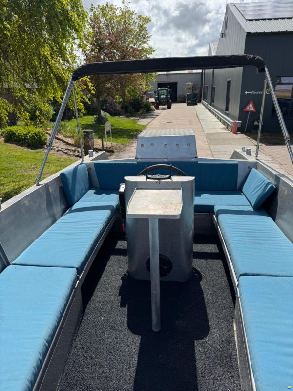 VanVossen 660 Tender