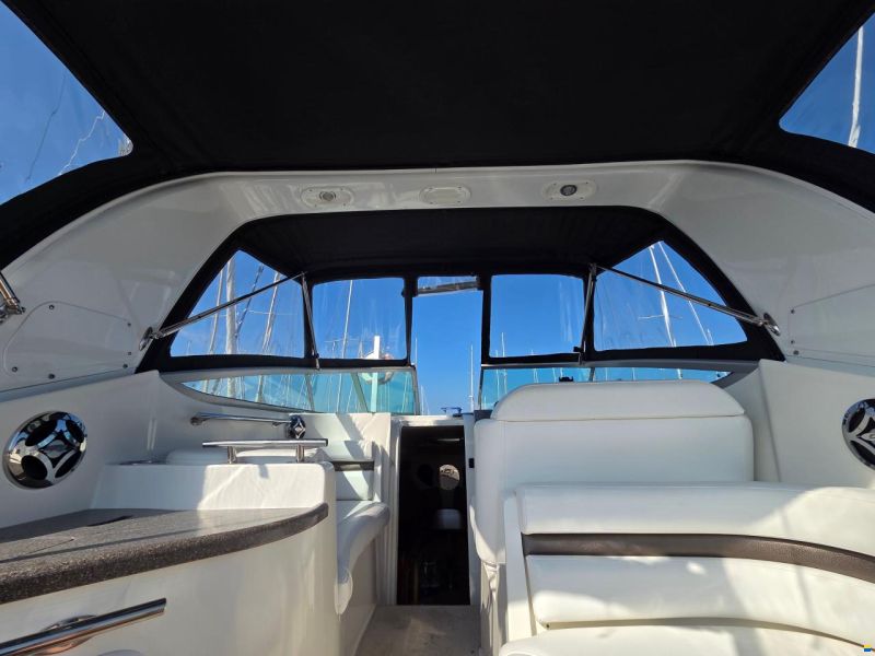 Rinker 260 Express Cruiser