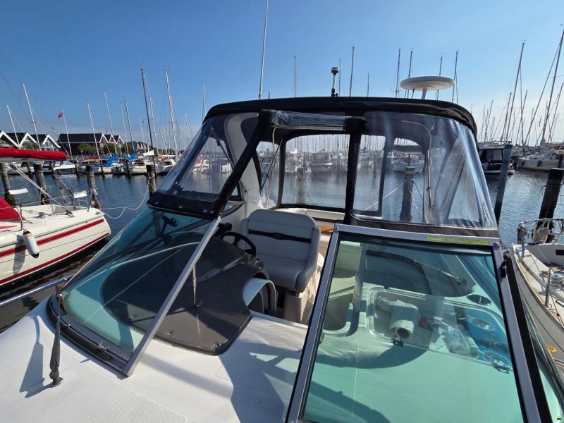 Rinker 260 Express Cruiser