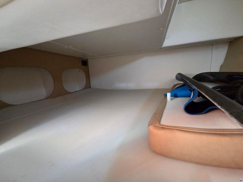 Rinker 260 Express Cruiser