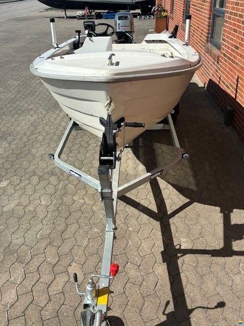 Crescent 434 m/pult og Mariner 30 hk 2-takt og Va
