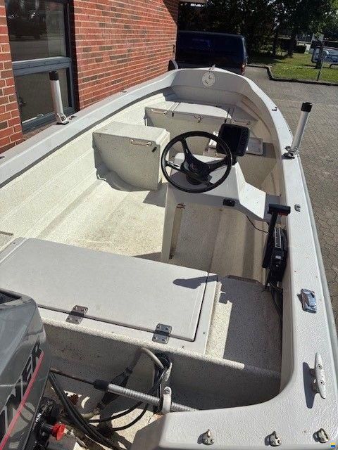 Crescent 434 m/pult og Mariner 30 hk 2-takt og Va
