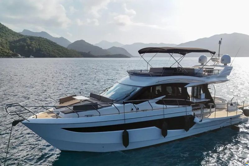 Galeon 500 Fly