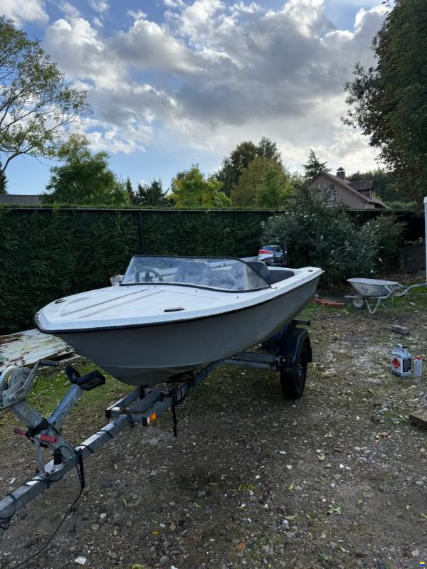 Glastron V-150