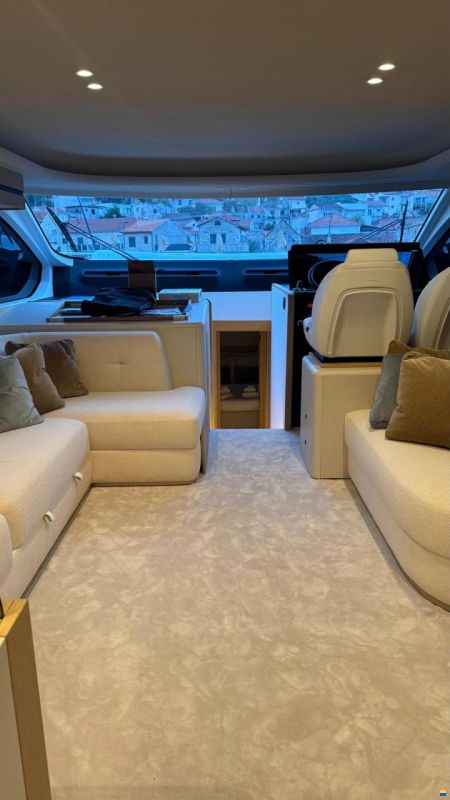 Azimut Fly 62