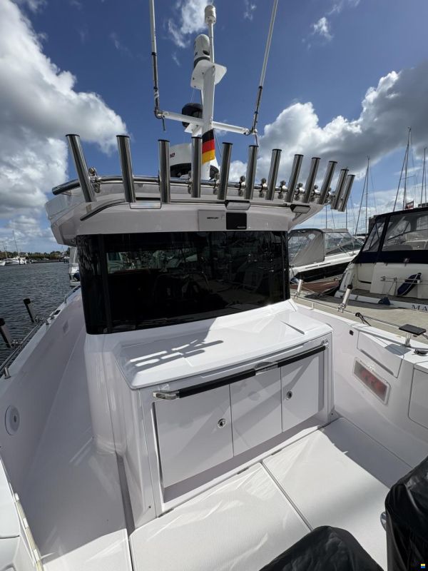 Axopar 37 XC Cross Cabin
