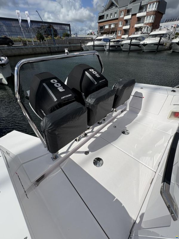 Axopar 37 XC Cross Cabin