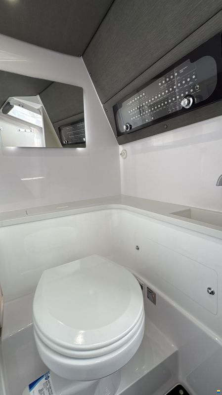 Axopar 37 XC Cross Cabin