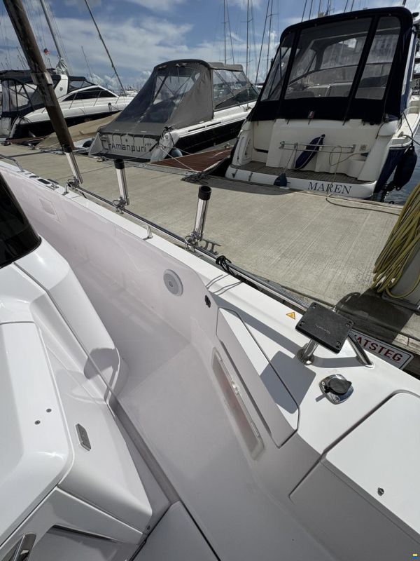 Axopar 37 XC Cross Cabin