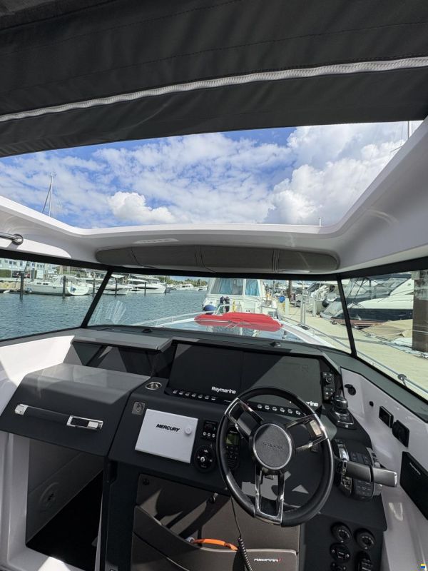 Axopar 37 XC Cross Cabin