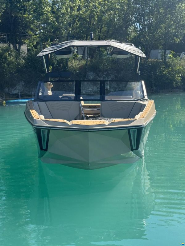 Nautique G23