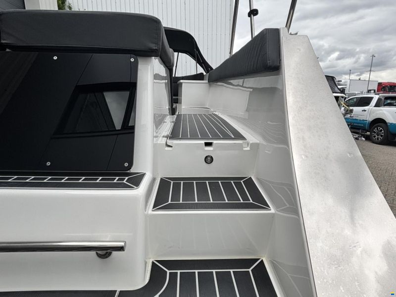 Maxima 640 Tender